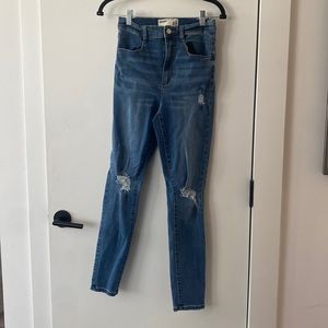 Garage Distressed Skinny Jeans Size 7